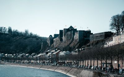 De burcht van Bouillon boven de Semois