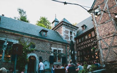 Terrasje in het historische centrum van Stavelot